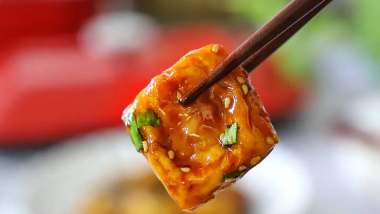 照烧豆腐,外脆里嫩,咬一口还爆汁。