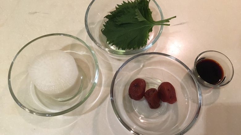 梅子蒸沙丁鱼,其他材料…对!就这些!