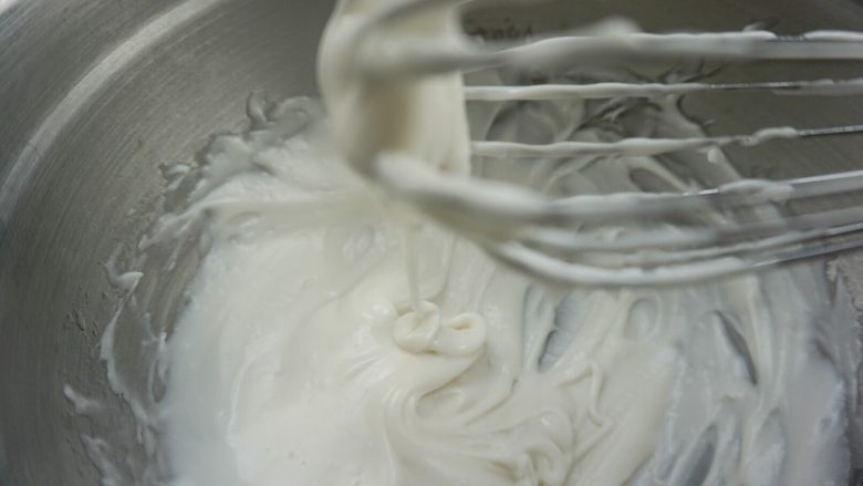 一口软糯奥利奥雪媚娘,用蛋抽搅拌均匀无颗粒