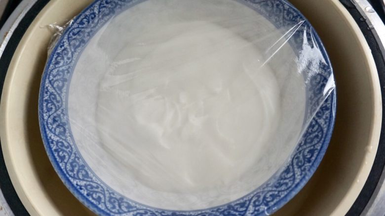 一口软糯奥利奥雪媚娘,送入蒸锅蒸15分钟