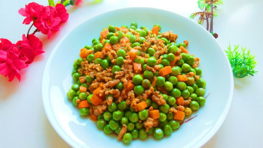 豌豆炒肉末  新文美食