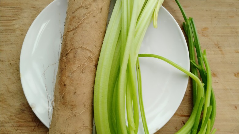 西芹炒山药,准备材料