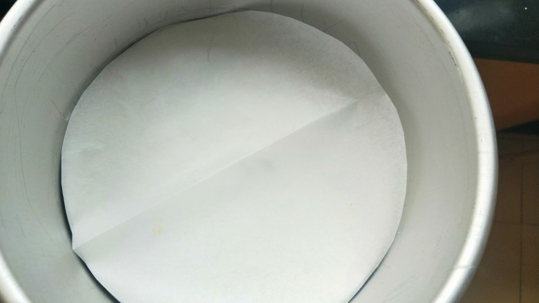 南瓜蒸蛋糕,6寸模具,底部可以铺一张油纸