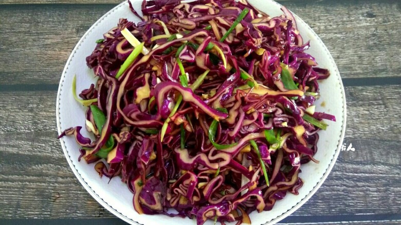 凉拌紫甘蓝