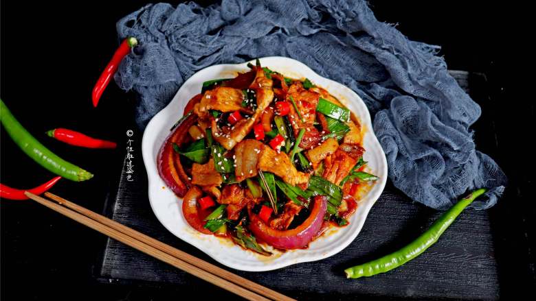 蒜苗肉片,之前一直吃的小炒肉,几乎每次馋都会做这个