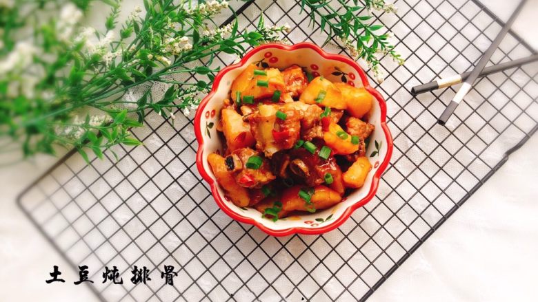 土豆炖排骨