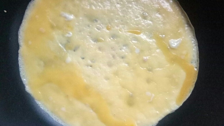 #美食集# 多鲜馄饨,用平底锅摊蛋皮。