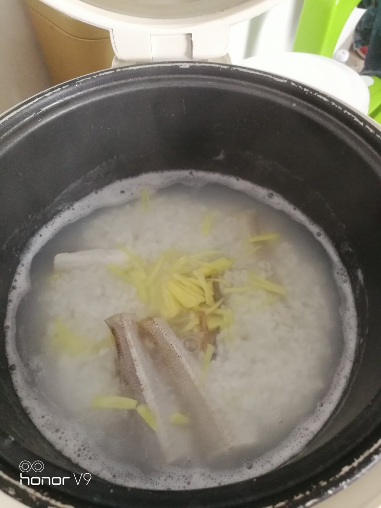 沙丁鱼粥,下姜,去腥