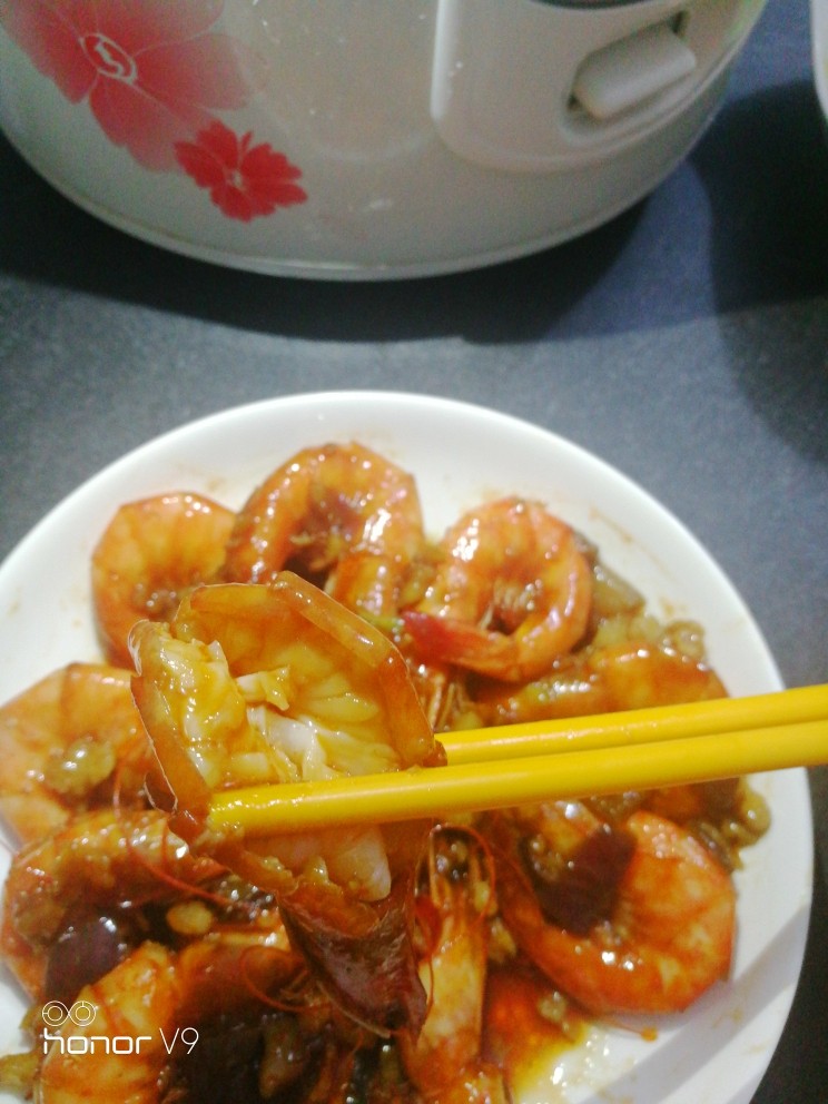 蒜蓉焖大虾,看了有没有流口水,开吃😄
