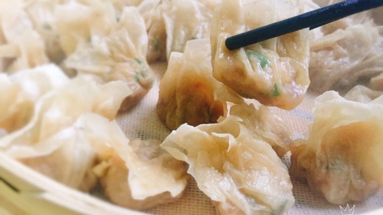 福州特色小吃+肉燕,蒸好直接吃也非常香,如果做多了,凉透后装入保鲜盒放冷藏保存,随取随煮,无需解冻