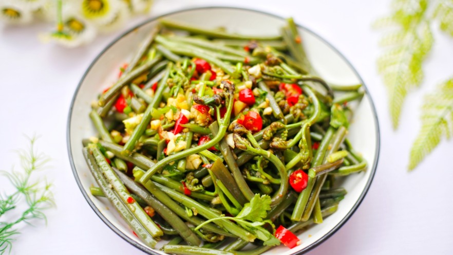 春天要吃的蕨菜,能降低血压,但是不宜吃太多