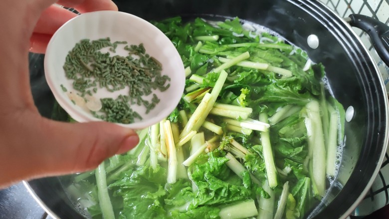 苔菜豆腐虾皮鲜汤,鲜蔬粉