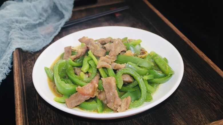快手小炒——青椒炒牛肉,家庭小炒,简单搭配就能烹调出家的味道!