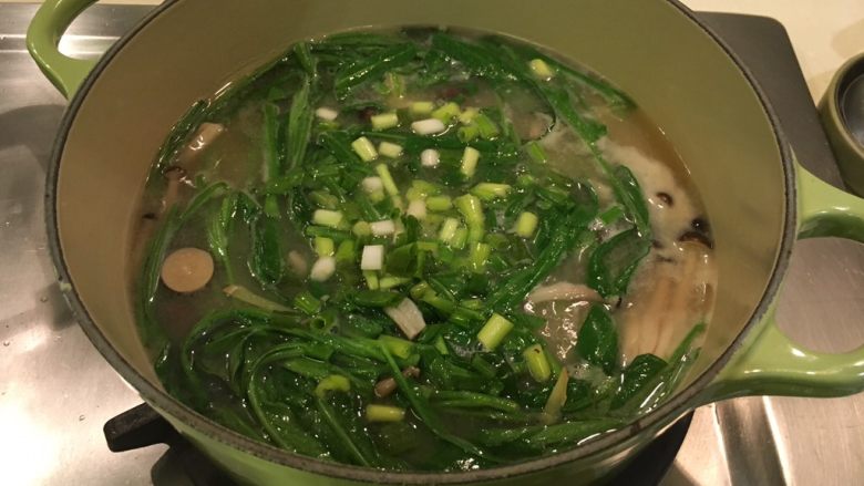 鸿禧菇空心菜味增汤,10分钟搞定!
