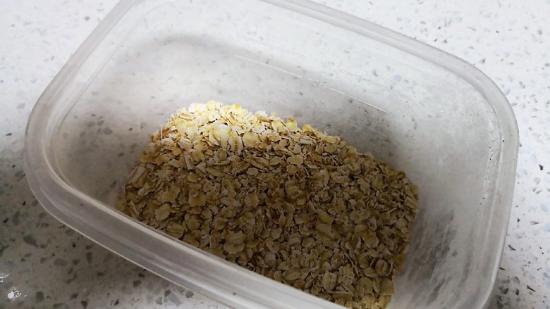 健身好搭档香蕉燕麦饼,麦片我用了150克,也可以根据实际情况加减。