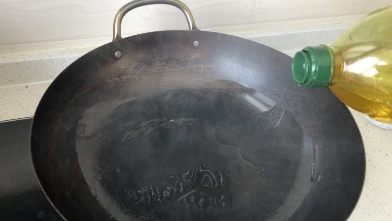 港式XO酱炒饭,热锅冷油。