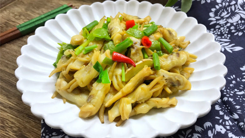 葱姜蛏子,鲜美入味,营养丰富,做法也简单的葱姜蛏子。
