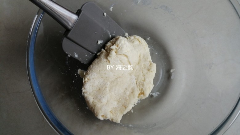 羊角司康,拌好后,用手捏成团