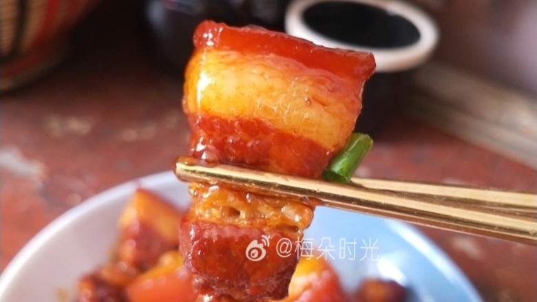 红烧肉,吃一块,肥肉不腻,瘦肉不柴,超级下饭。