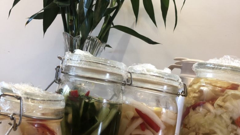 自制泡菜、黄瓜、萝卜,大功告成!放置冰箱3天左右就可食用!如果要酸一点就多放几天!