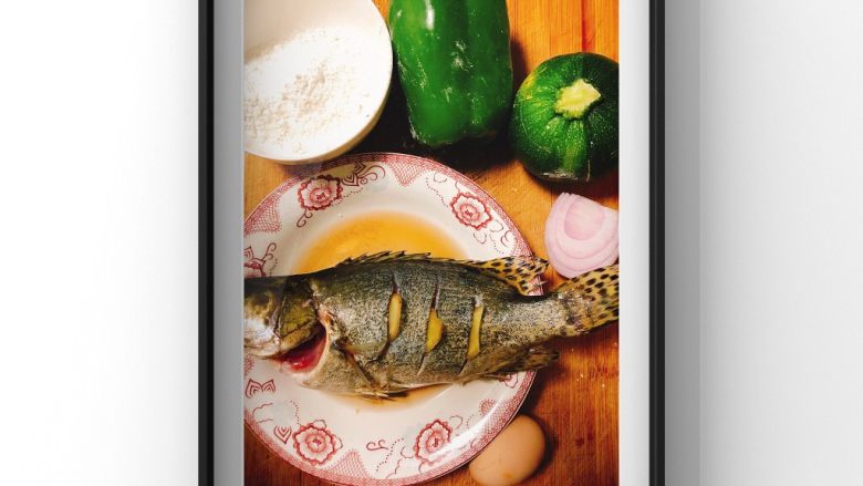 甜椒小饼,甜椒1个,桂鱼1条,洋葱少量,鸡蛋1个,面粉300g!黄金小南瓜1个!