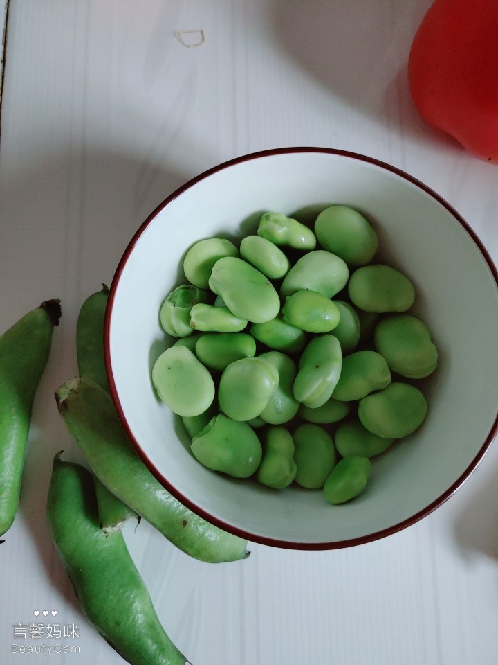 网红蒸饭,蚕豆剥好