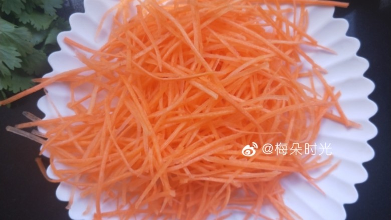 京酱肉丝,胡萝卜擦丝