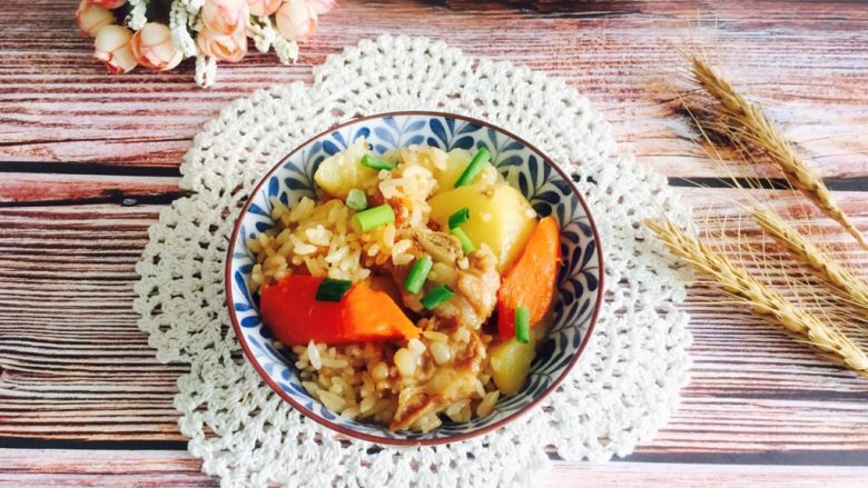 土豆排骨焖饭,成品图