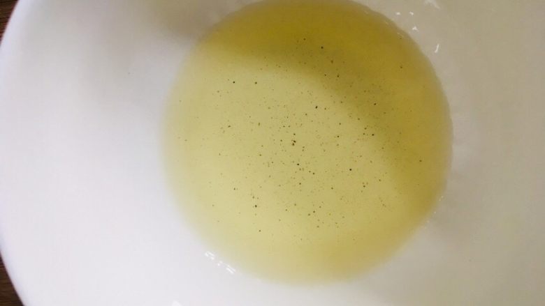 红烧鸡翅,取出花椒,留油备用