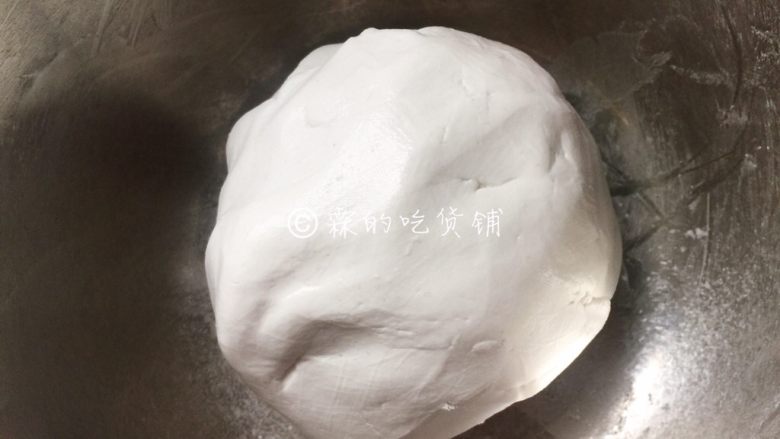 红豆小圆子糖粥,揉成一个湿润但不粘手的面团。