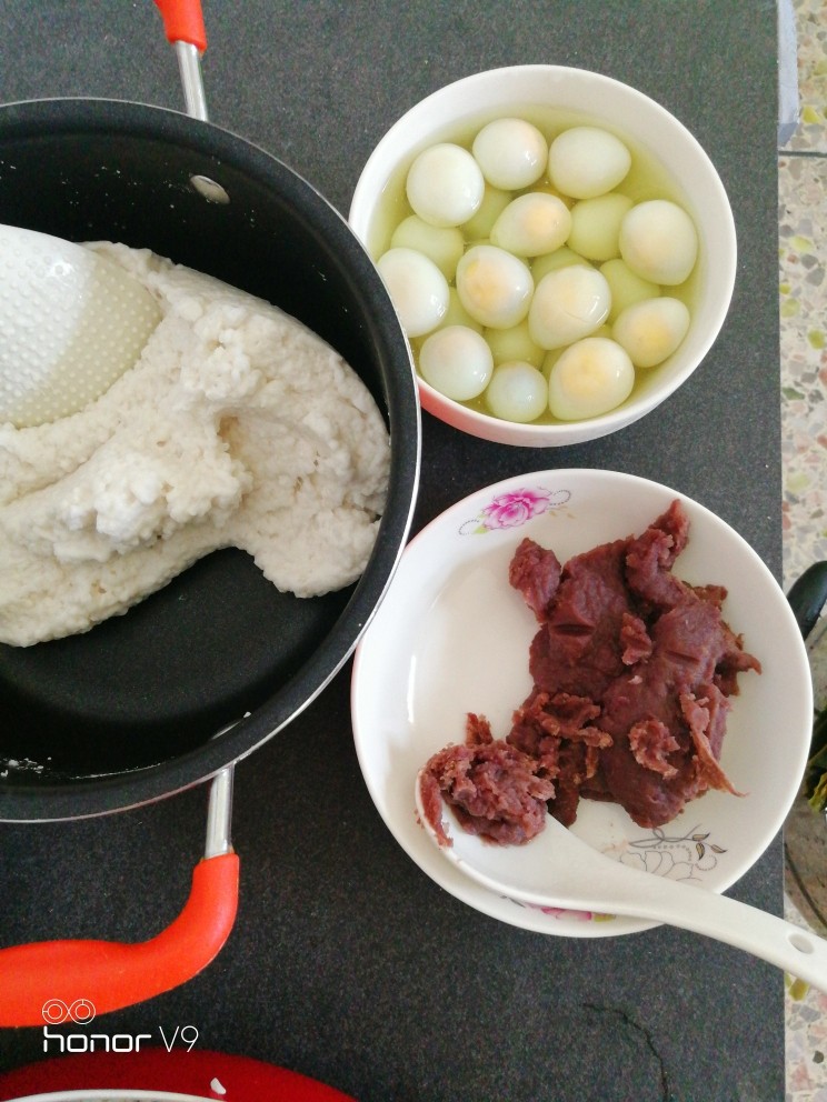 粽情一夏,甜粽子材料,西米,红豆沙,鹌鹑蛋。