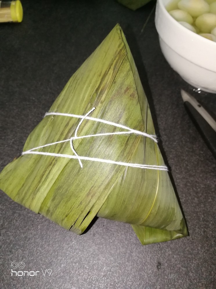 粽情一夏,三角粽子,这就是绑好的粽子,有点献丑了。