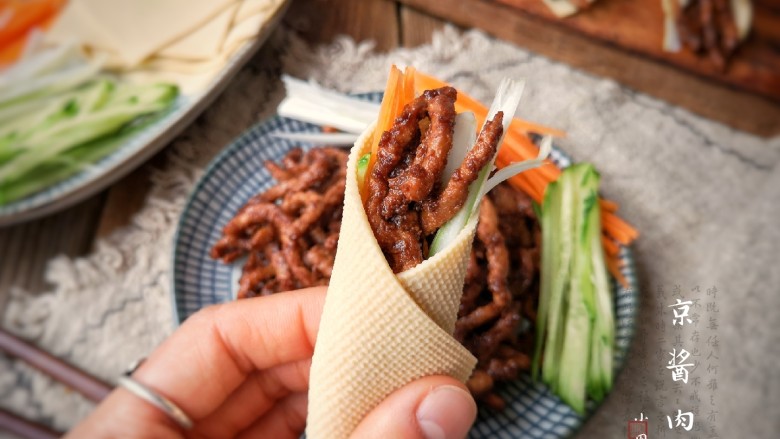 京酱肉丝,美美的开吃吧!