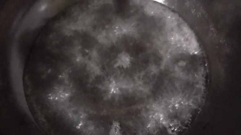 素炒荷兰豆,水烧开