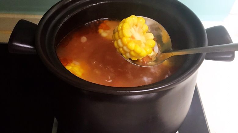 美味养生汤 果蔬排骨汤,甜玉米熟了