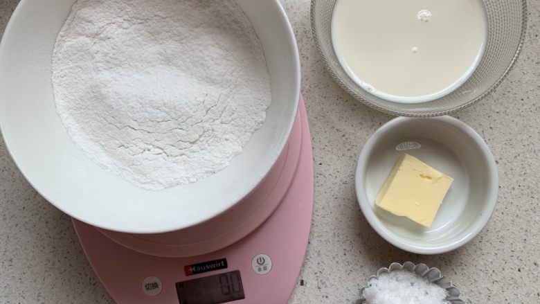 奥利奥雪媚娘,材料备好,粉类混合过筛