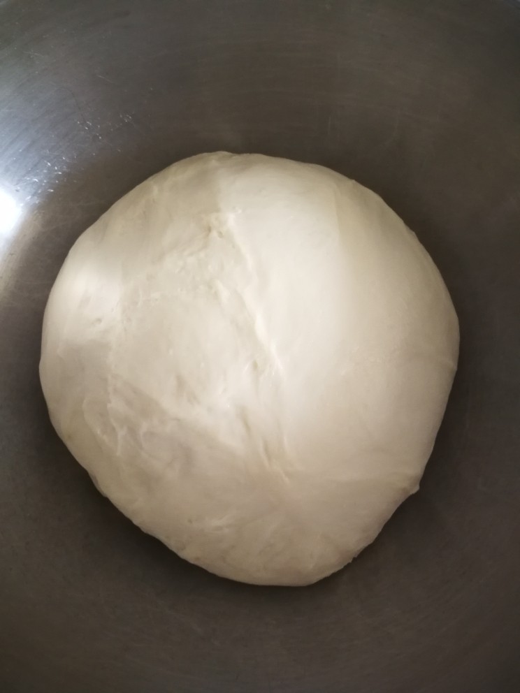 汉堡包,放温暖处发酵至1.5倍大,用手蘸面戳一下,不反弹不回缩,就是发酵好了