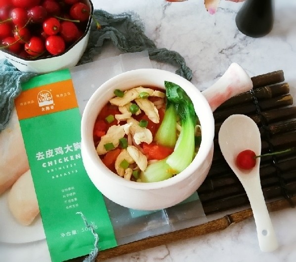 番茄鸡肉汤面,虽然没有放油 但很香美 健康有营养