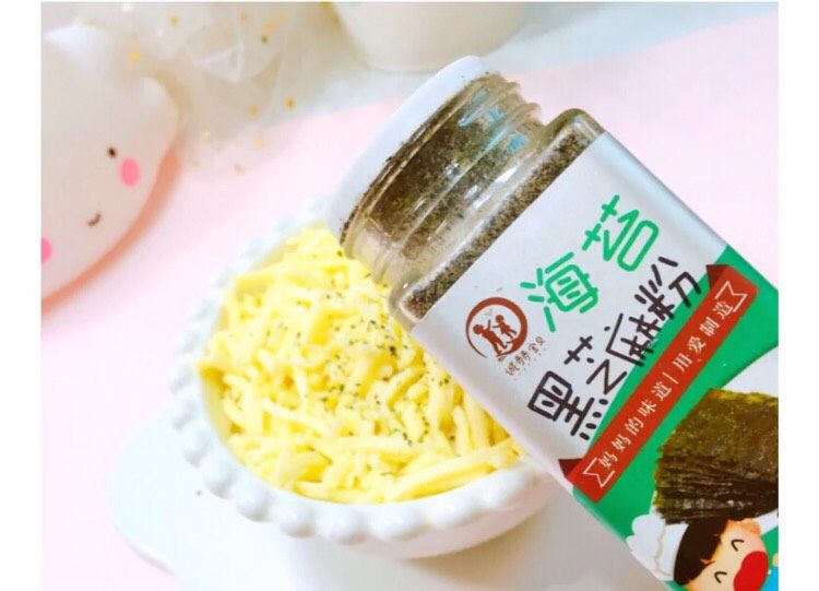 12+芝士焗红薯,再加海苔黑芝麻粉补铁补钙,烤箱170度烤20分钟
