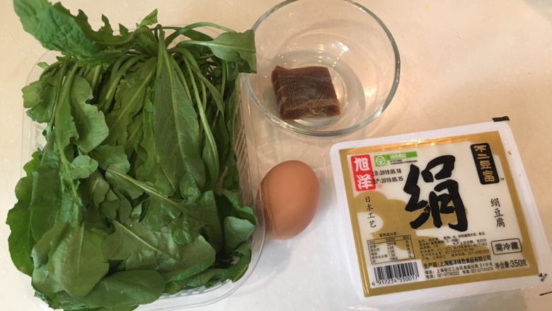 荠菜豆腐羹,没错!就这些!