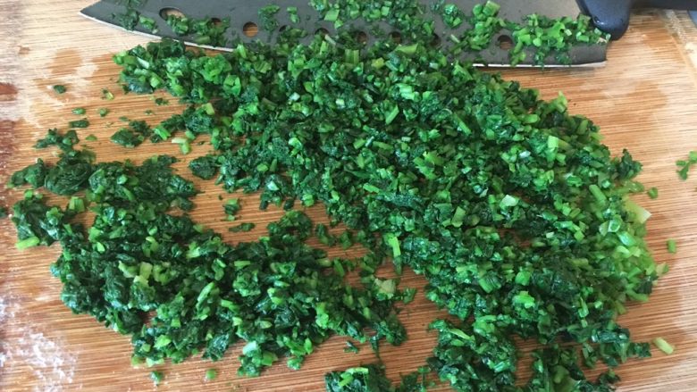 荠菜豆腐羹,再切碎,越碎越好