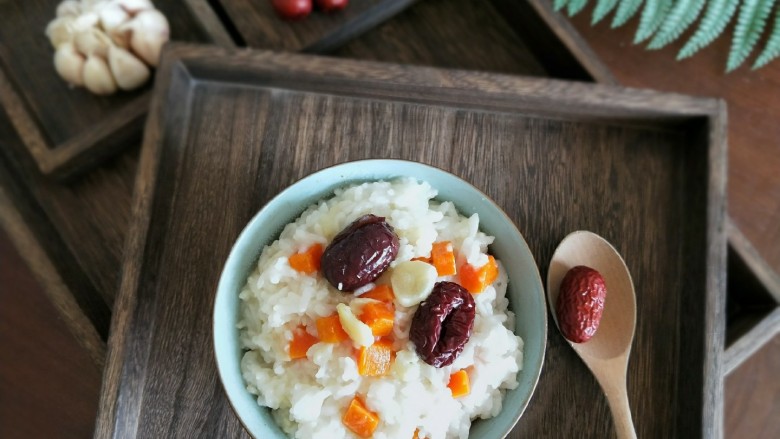 红枣蒜头焖饭,成品图