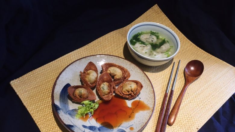 荠菜馄饨两吃,炸的配上甜辣酱!超赞!