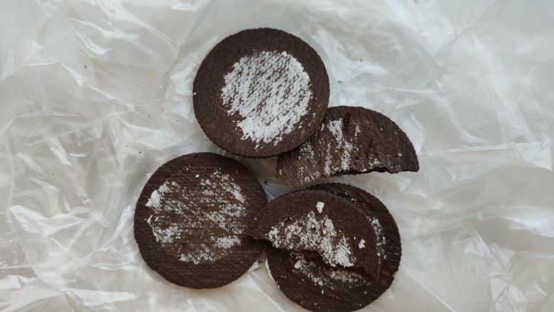 不怕化的冰激凌，看我让它72变~,奥利奥去掉夹心。