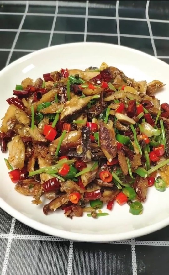 爆炒鲅鱼,香喷喷的爆炒鲅鱼做好