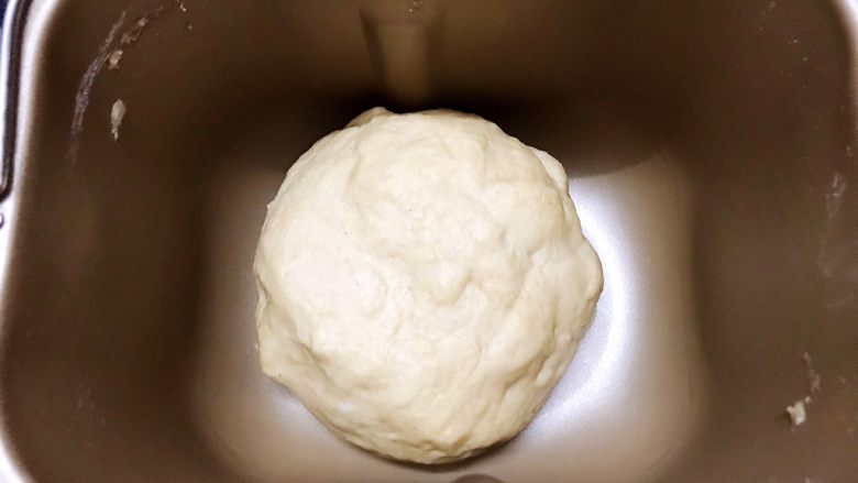 巨无霸果仁列巴,面包机启动揉面30分钟,不用揉出膜面团含水量少出不了膜的