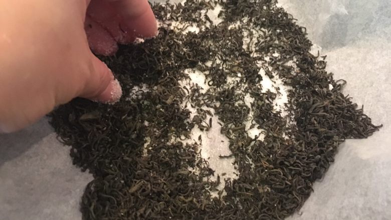 烧鸡(简单到爆),糖、茶叶放进去
