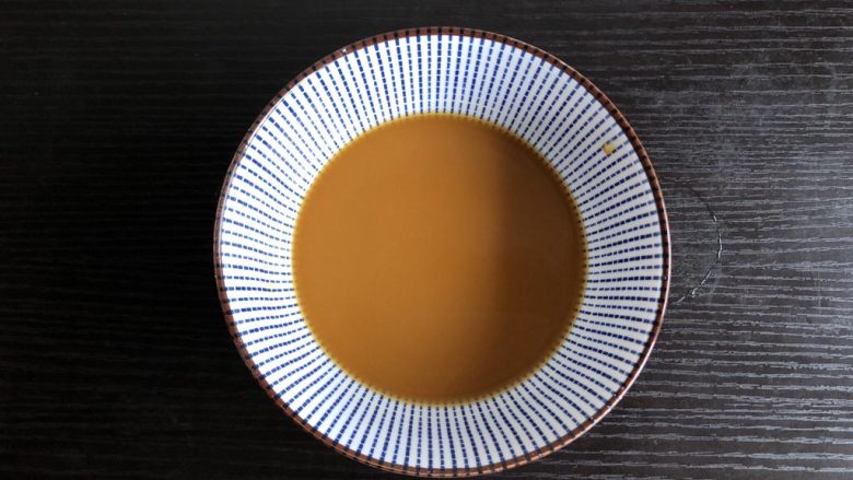 家常豆腐,味极鲜,<a style='color:red;display:inline-block;' href='/shicai/ 10588'>糖</a>,盐,淀粉,清水倒入碗中调匀备用