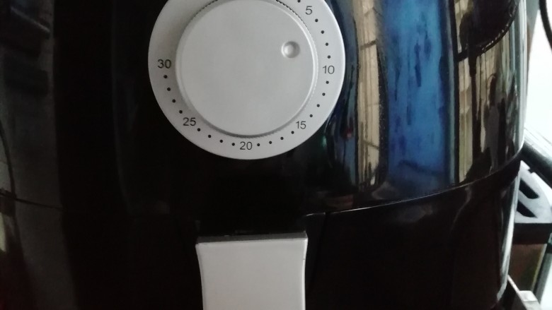 空气炸锅排骨,翻面,190度八分钟,出锅装盘