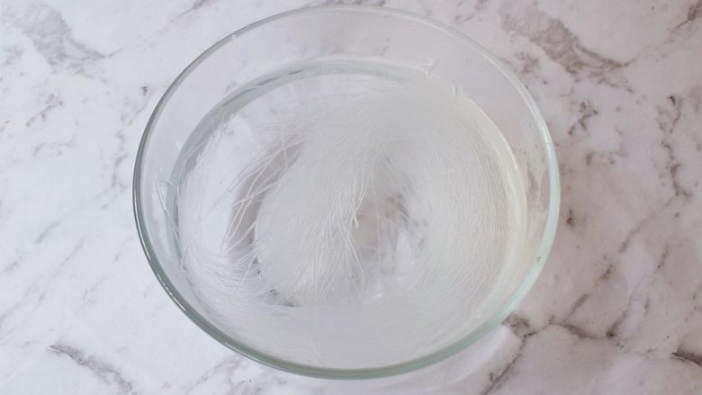 蒜蓉粉丝蒸扇贝,粉丝提前泡发